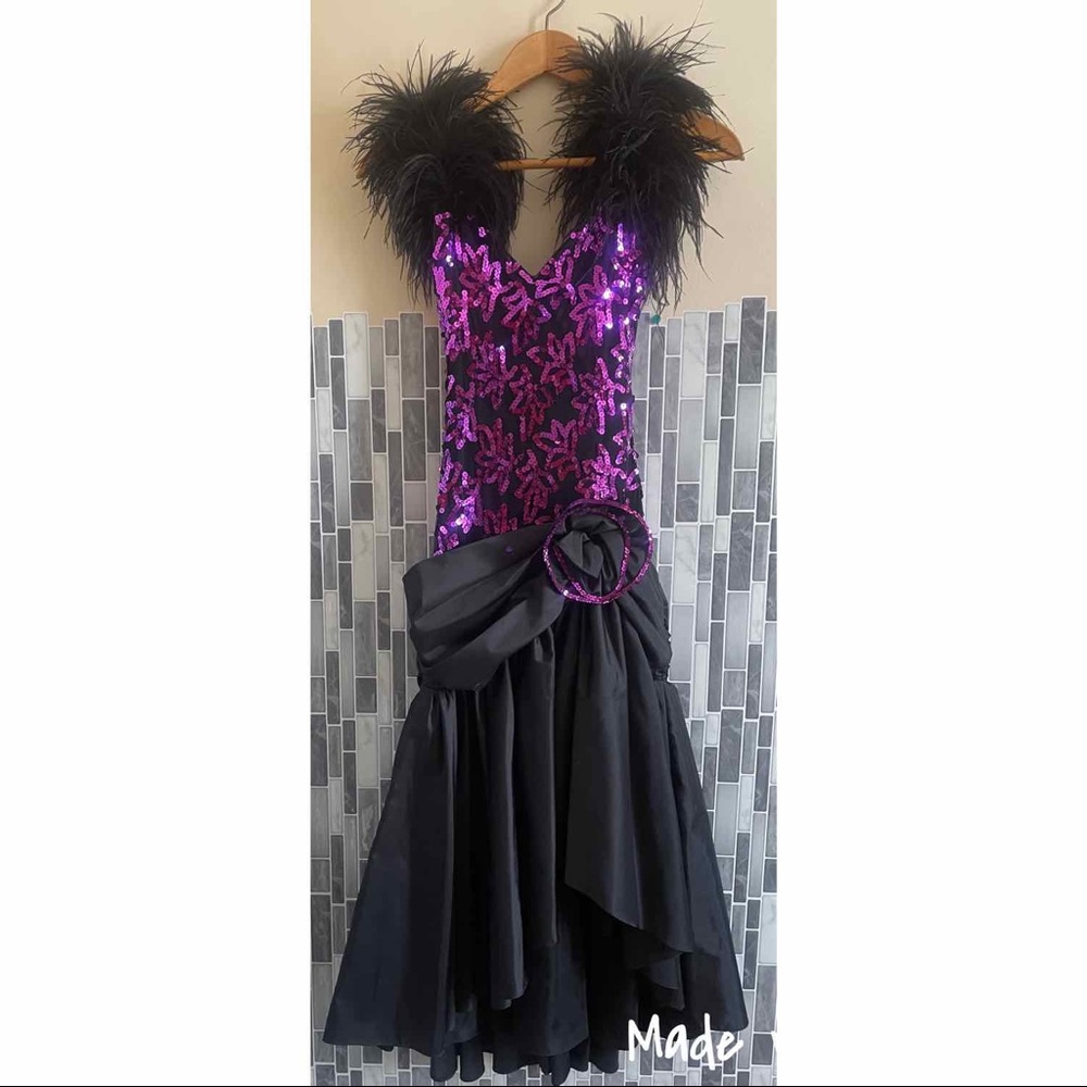 Vintage Feather Sequin Union Made ILGWU Prom Ballroom Dress See Measurements